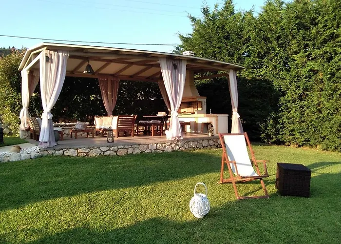 Adelais * Tsoukaladhes